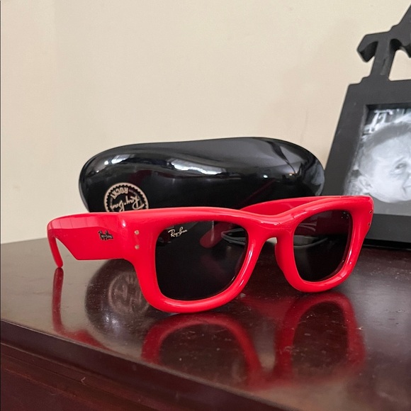 Ray-Ban Vibrant Red Shades - Picture 1 of 2